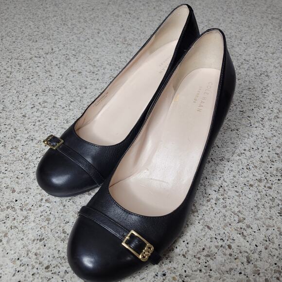 Cole Haan Grand OS Black Leather Closed Round Toe Gold Buckle Wedge Heel✨️9B - Picture 14 of 15